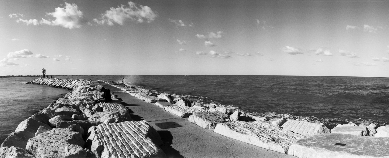 Zenit Horizon S3 Pro | Kodak 100TMX [exp. 07/2011]