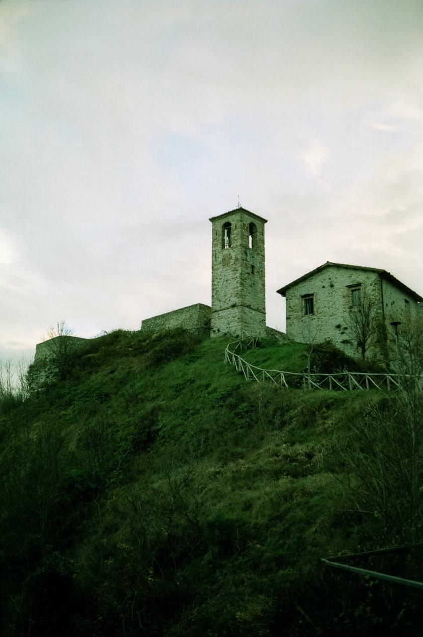 Fuji GW690II Professional | Fujifilm Fujichrome Provia 100 X-Pro [exp. 07/2002]